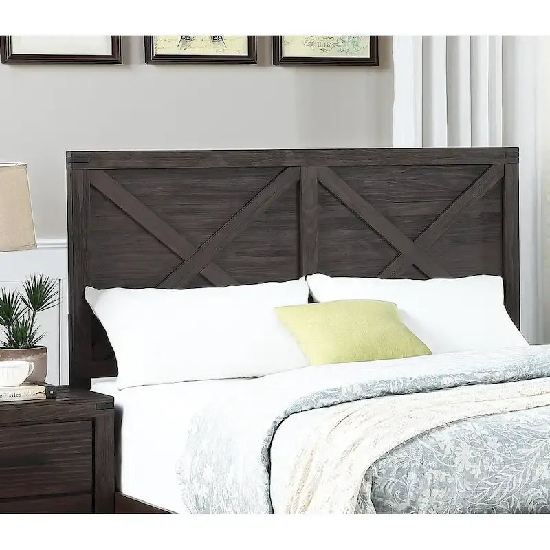 Lit Queen Size avec tête de lit en bois